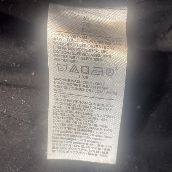 Old Navy insulated button down. Red and Black checked in nice condition. - Picture 8 of 9